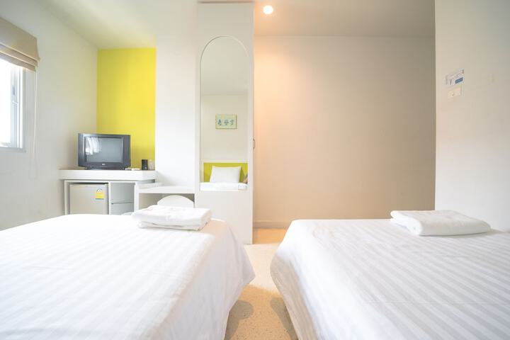 Room 4 of 43