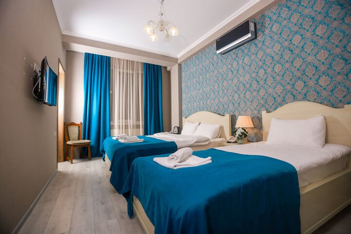 Room 5 of 37