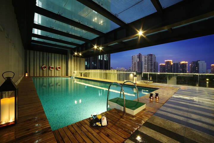 Pool 32 of 46