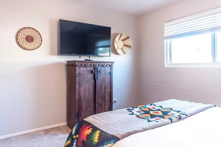Room 4 of 20