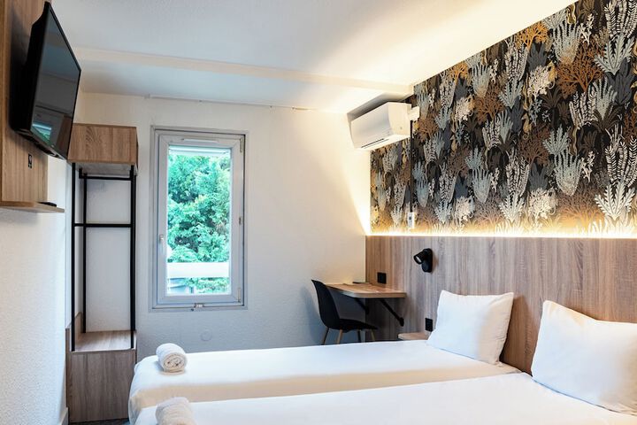 Room 6 of 21