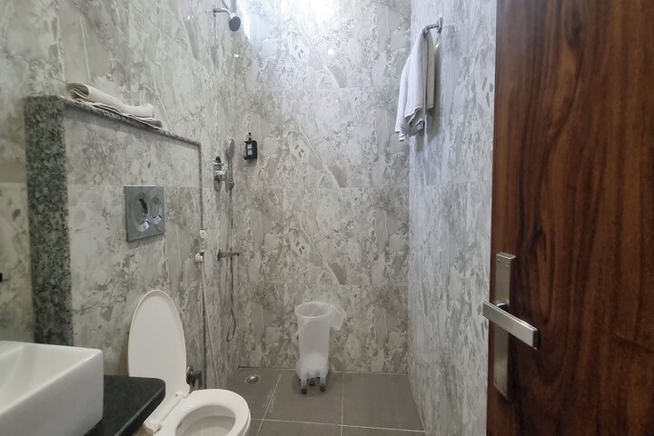 Room 64 of 75