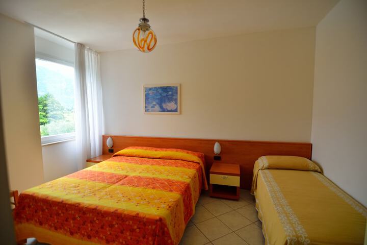 Room 4 of 96