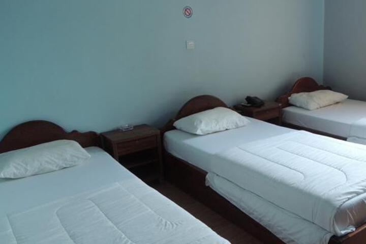 Room 3 of 6