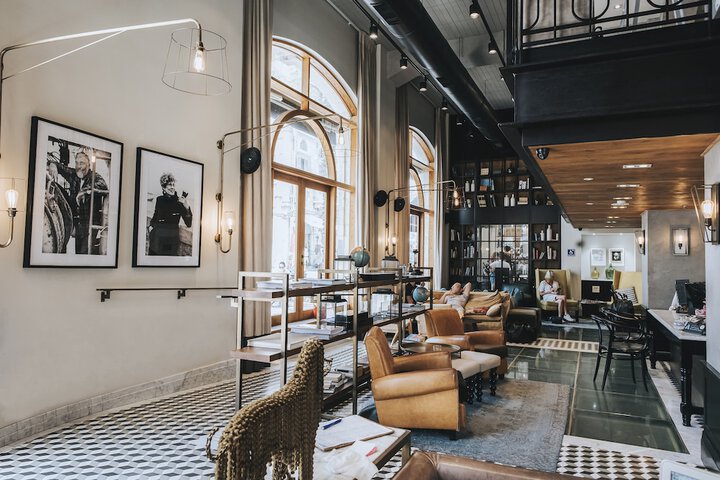 Entrance & Lobby
