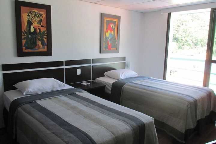 Room 9 of 48