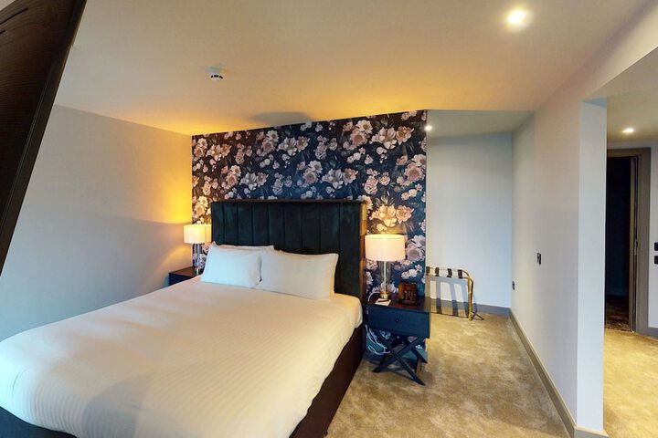 Room 15 of 60