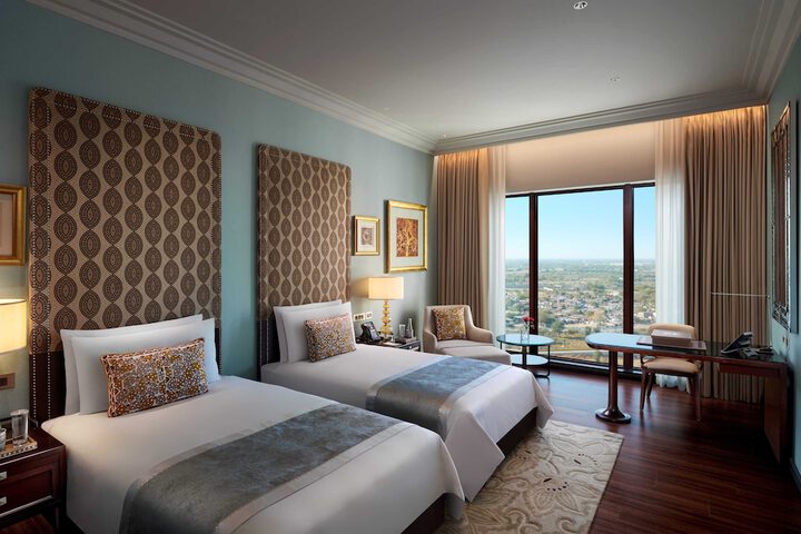 Room 22 of 48