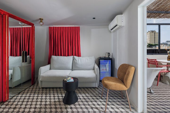Room 29 of 64