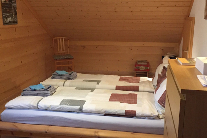 Room 4 of 5