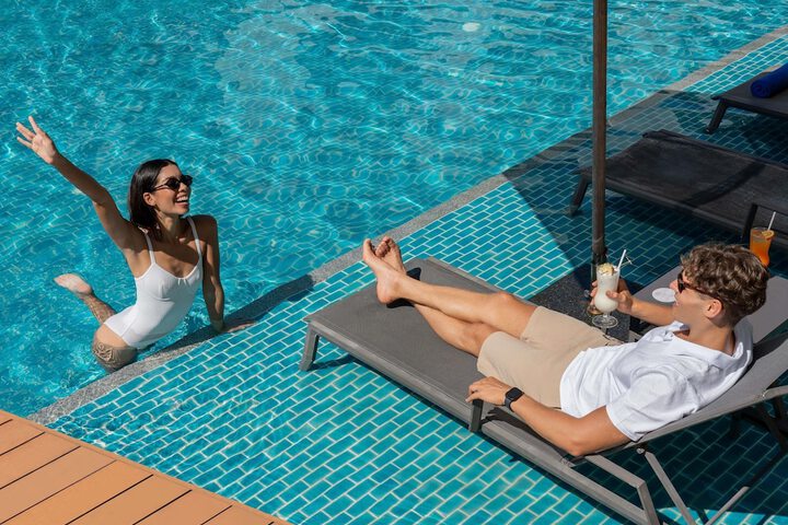 Hotel Pool