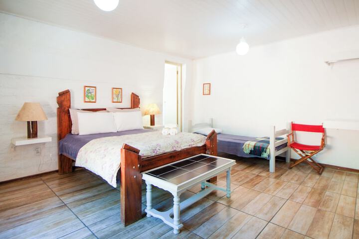 Room 5 of 104