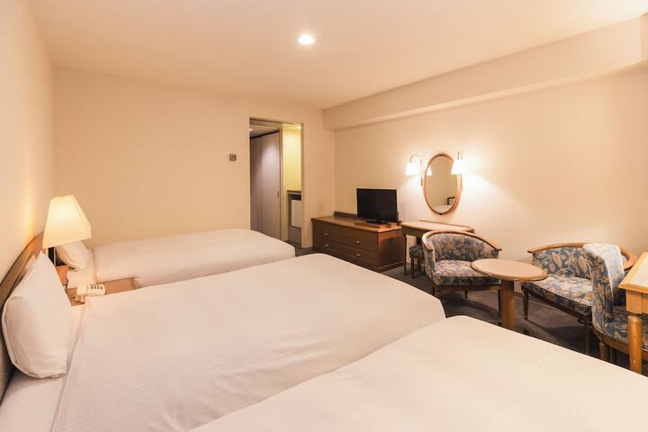 Room 19 of 44