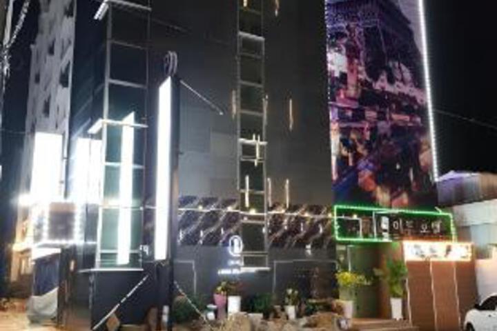 Hotel 12 of 23