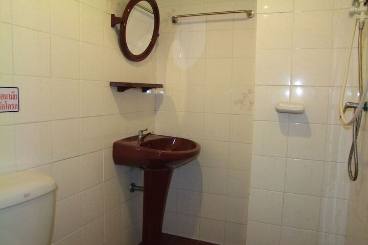 Room 26 of 35