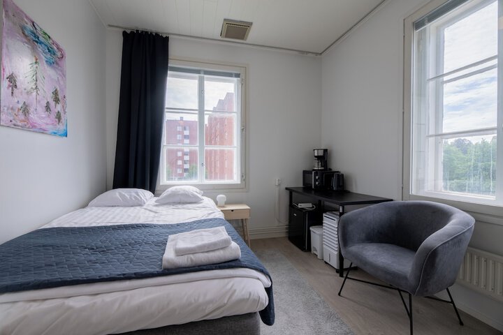 Room 32 of 69