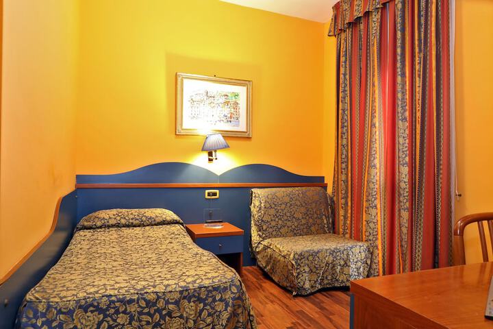 Room 15 of 35