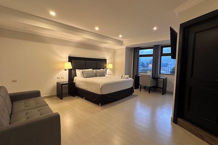 Room 5 of 18