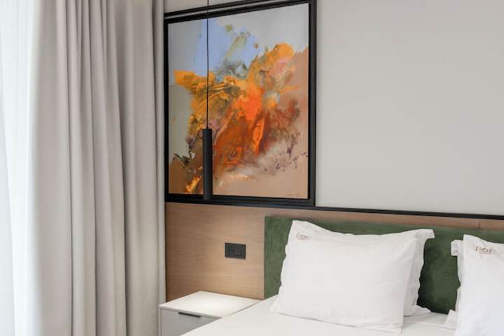 Room 70 of 186