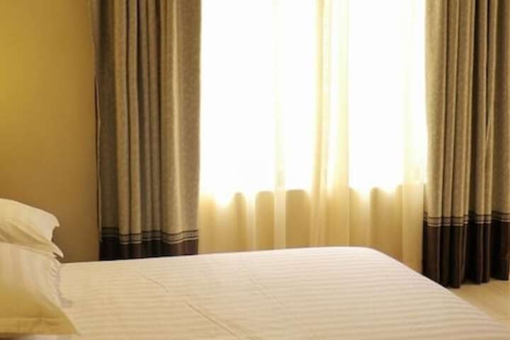 Room 2 of 23