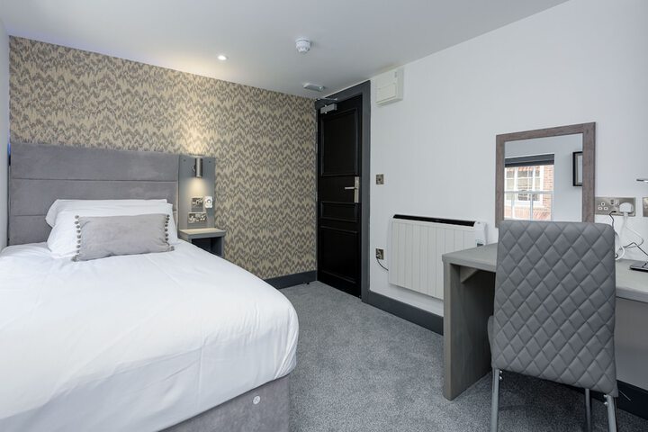Room 43 of 137