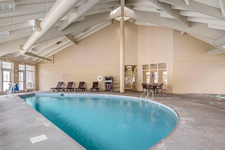 Hotel with Pool