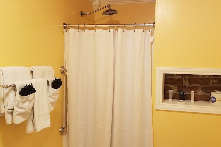 Room 14 of 39