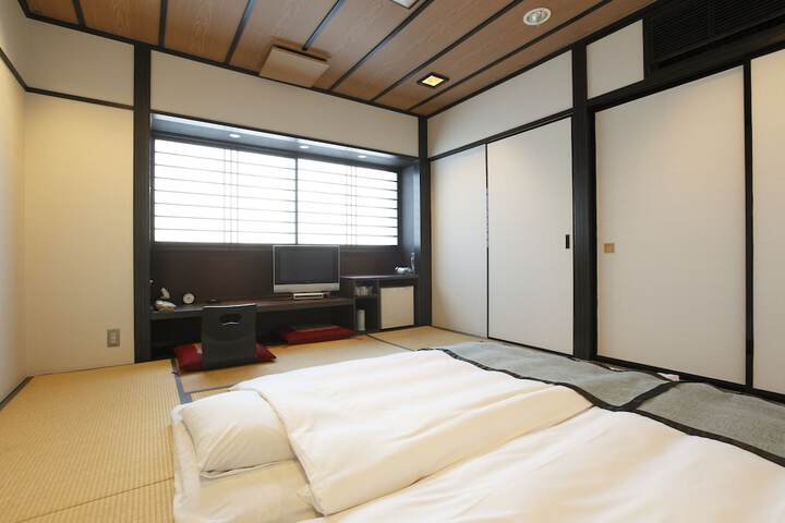 Room 4 of 38