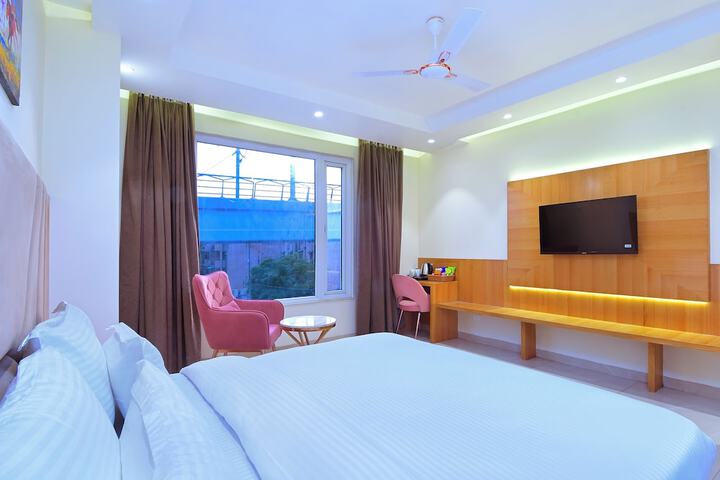 Room 16 of 24