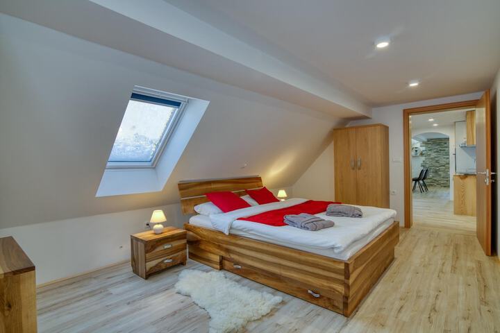 Room 2 of 37