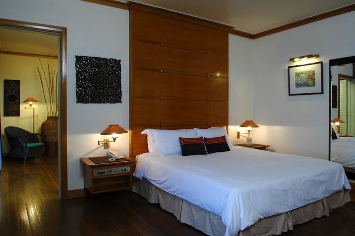 Room 6 of 42