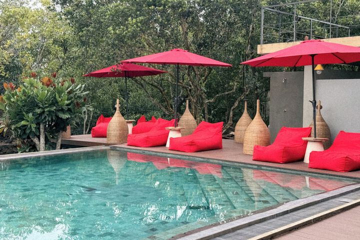 Pool 17 of 27