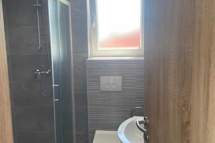 Room 9 of 15