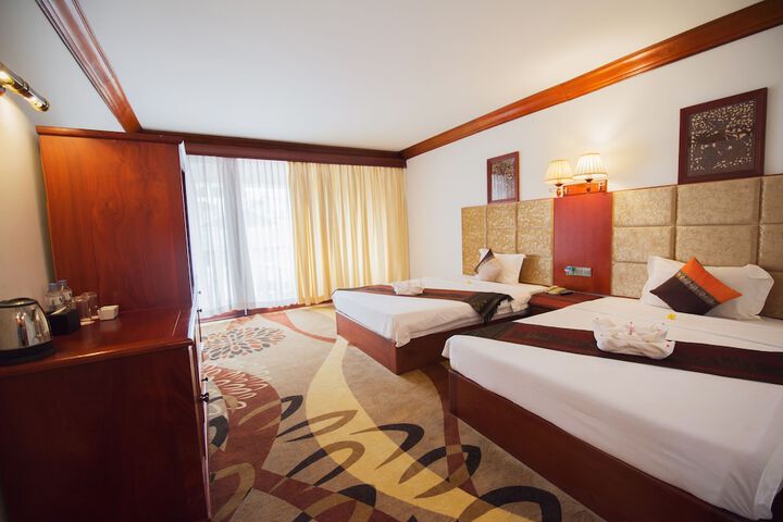 Room 3 of 32