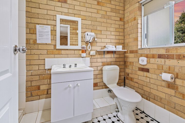 Room 15 of 21