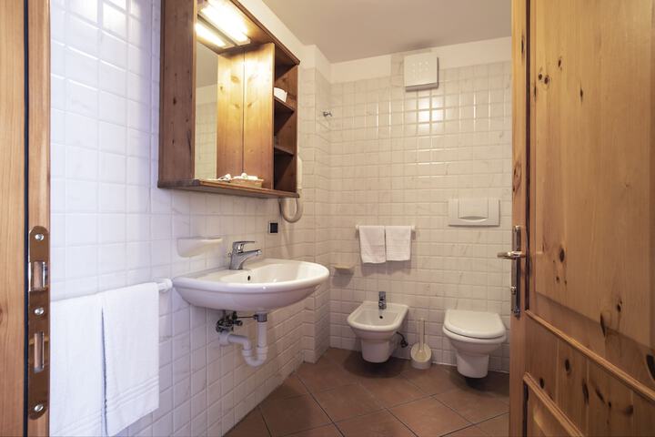 Room 12 of 24