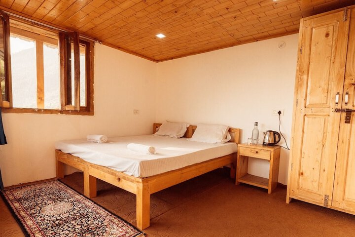Room 8 of 20