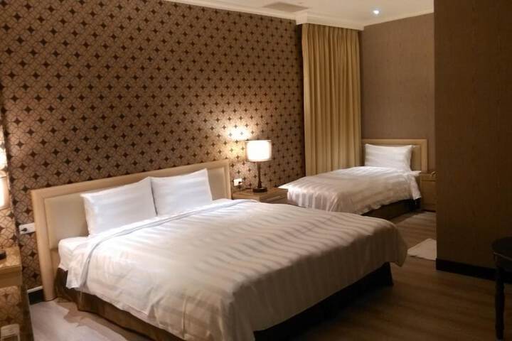 Room 32 of 51