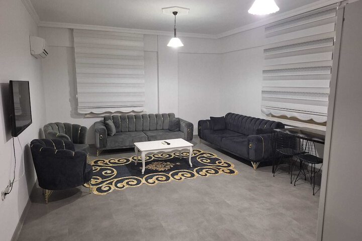 Room 9 of 13