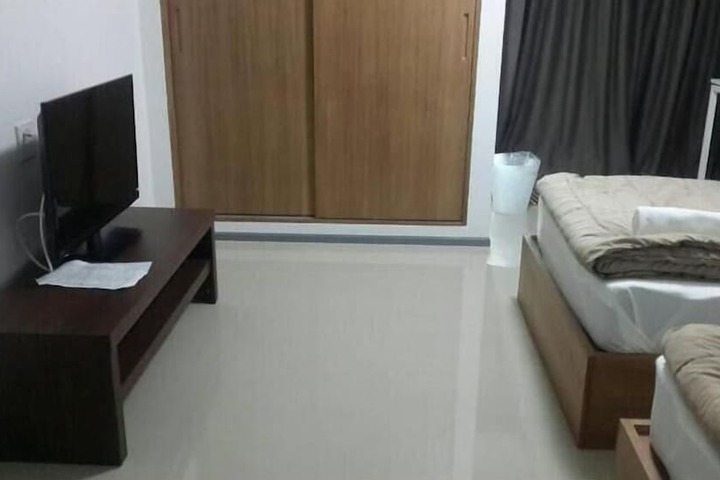 Room 13 of 43