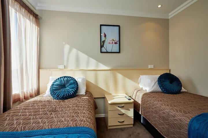 Room 14 of 40