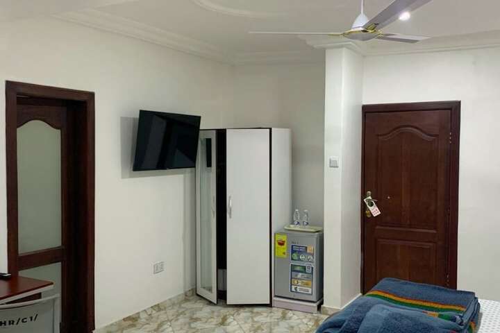 Room 27 of 120