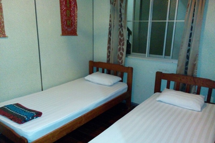 Room 6 of 132