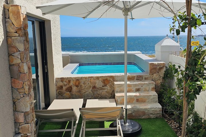 Pool 196 of 268