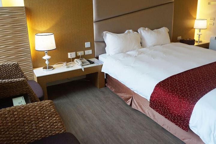 Room 20 of 185