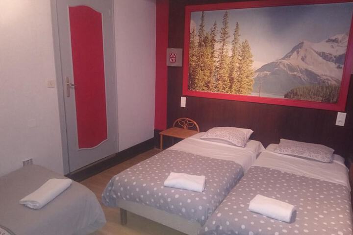 Room 9 of 47