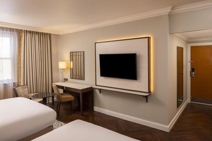 Room 96 of 284