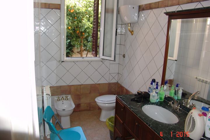 Room 14 of 22