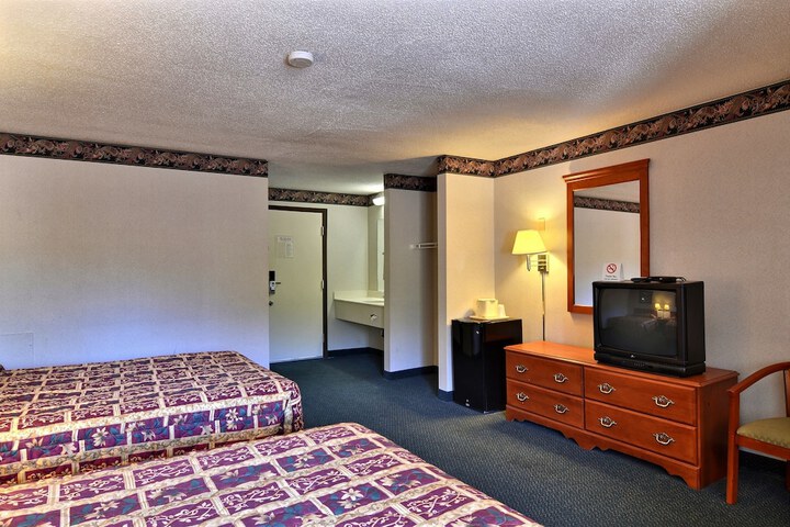Room 15 of 49