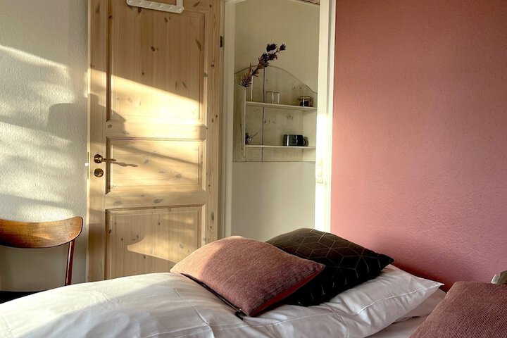 Room 12 of 72